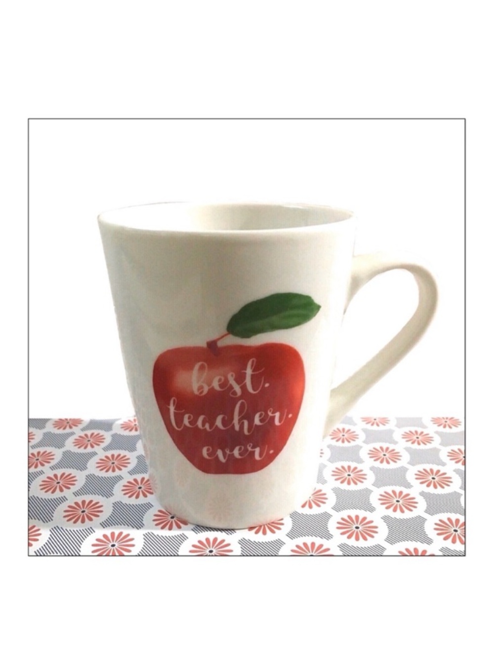 🆕 Coffee Mug Best Teacher Ever with Apple Graphic